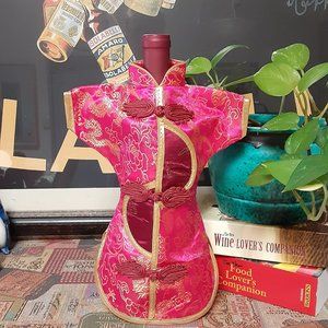 Silk Dress Bottle Cover NWOT